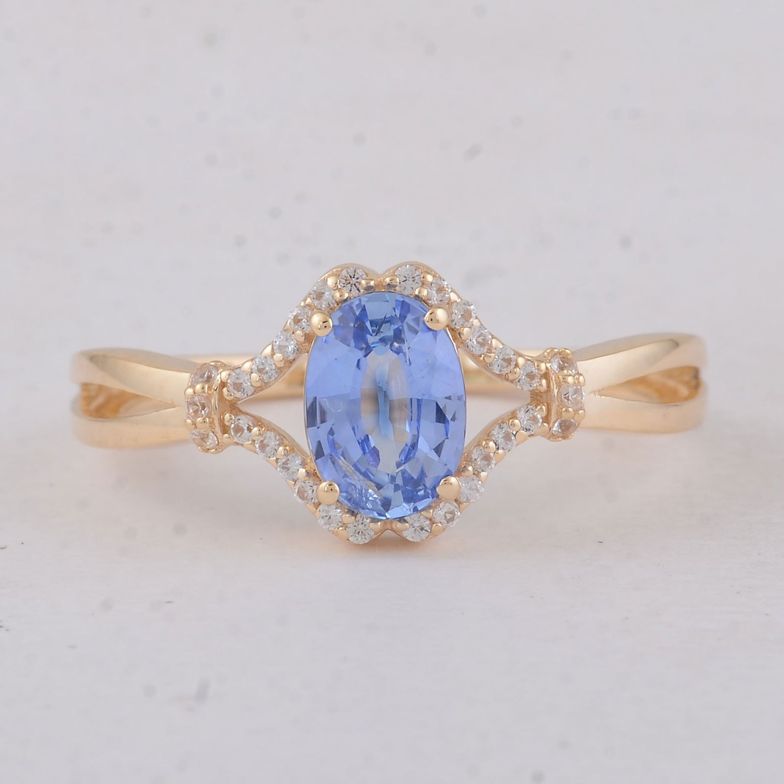 1.16 Ct Oval Sapphire 9K Gold Ring (1 of 5)