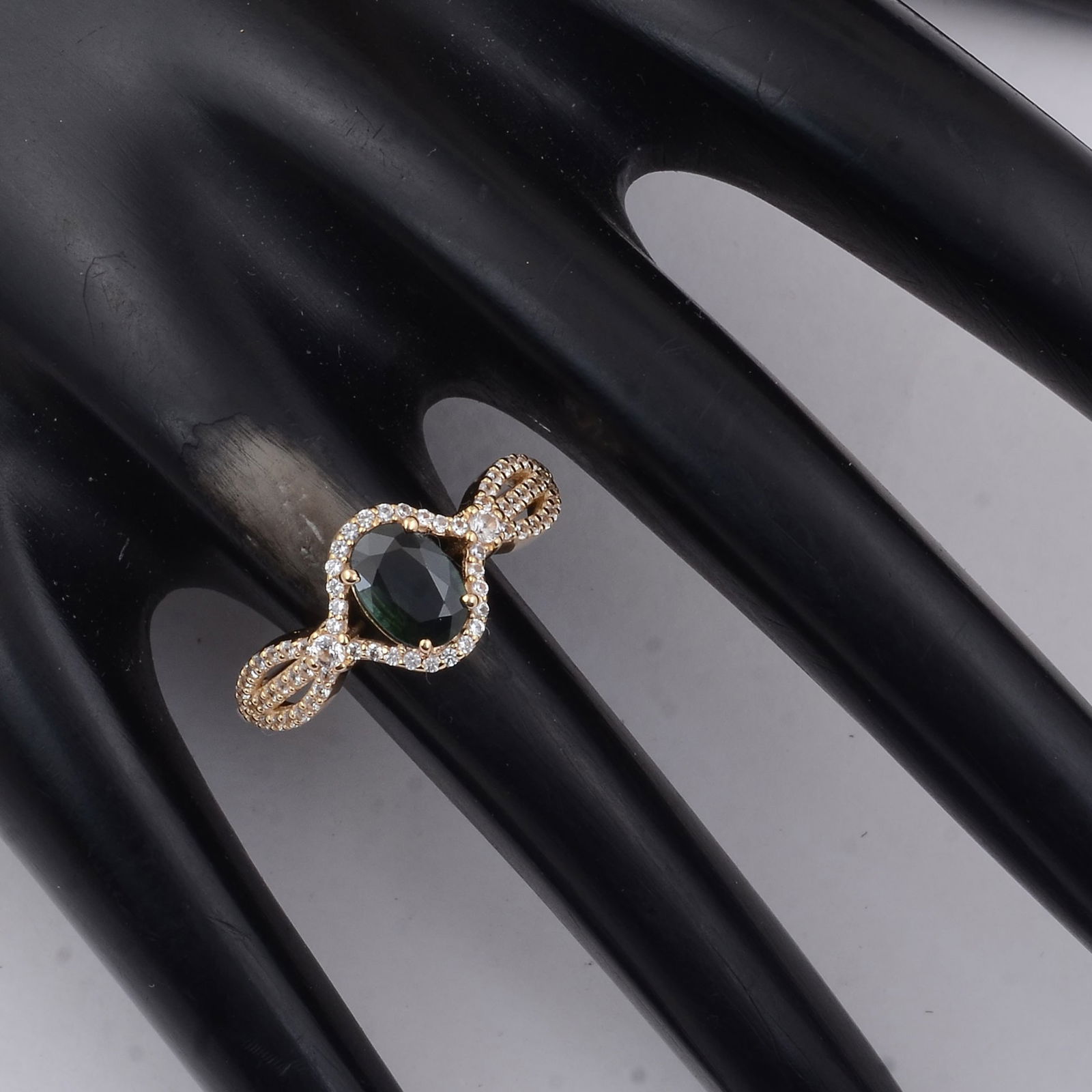 1.21 Ct Oval Blue Sapphire 9K Gold Ring - 2