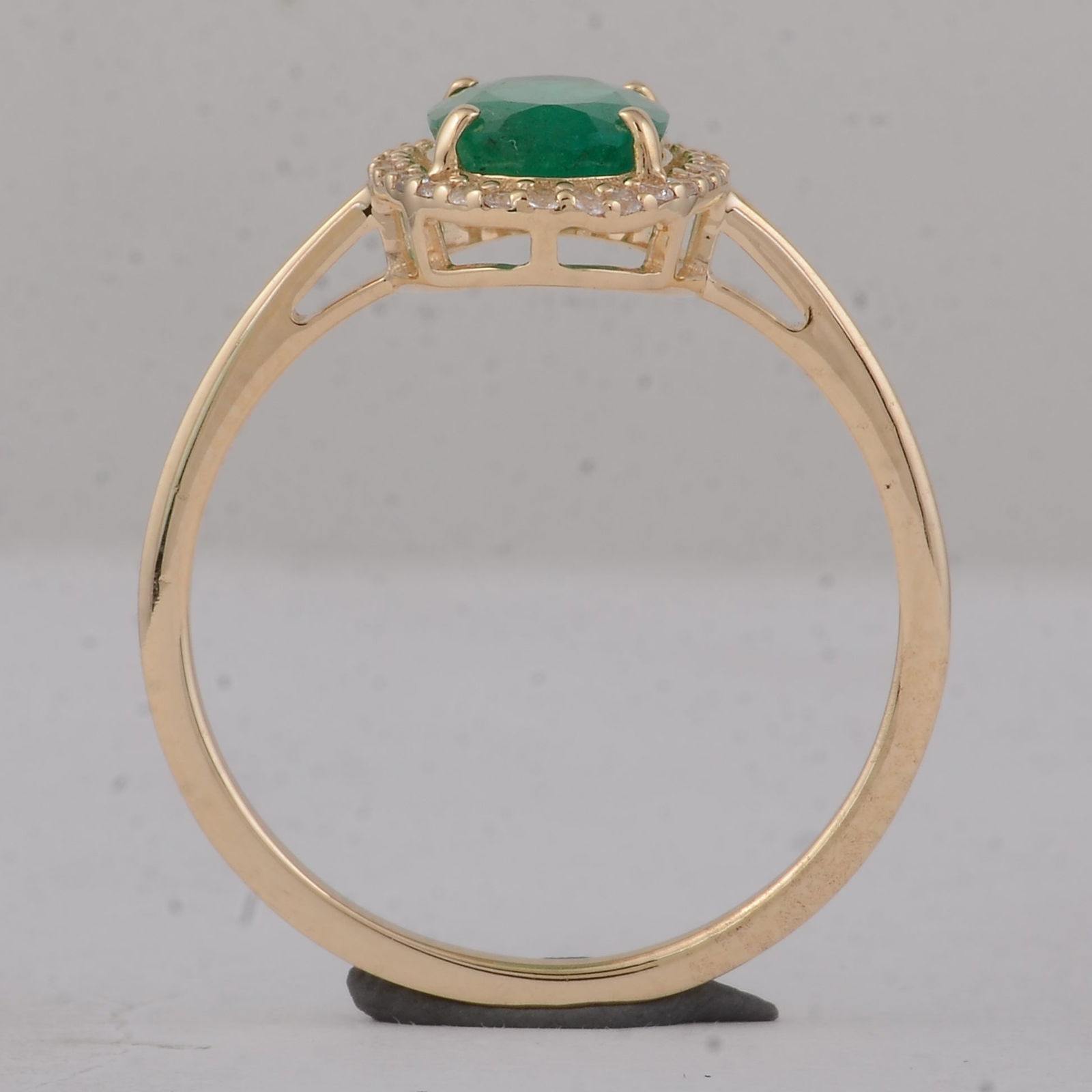 1.22 Ct Oval Emerald 9K Gold Ring - 4