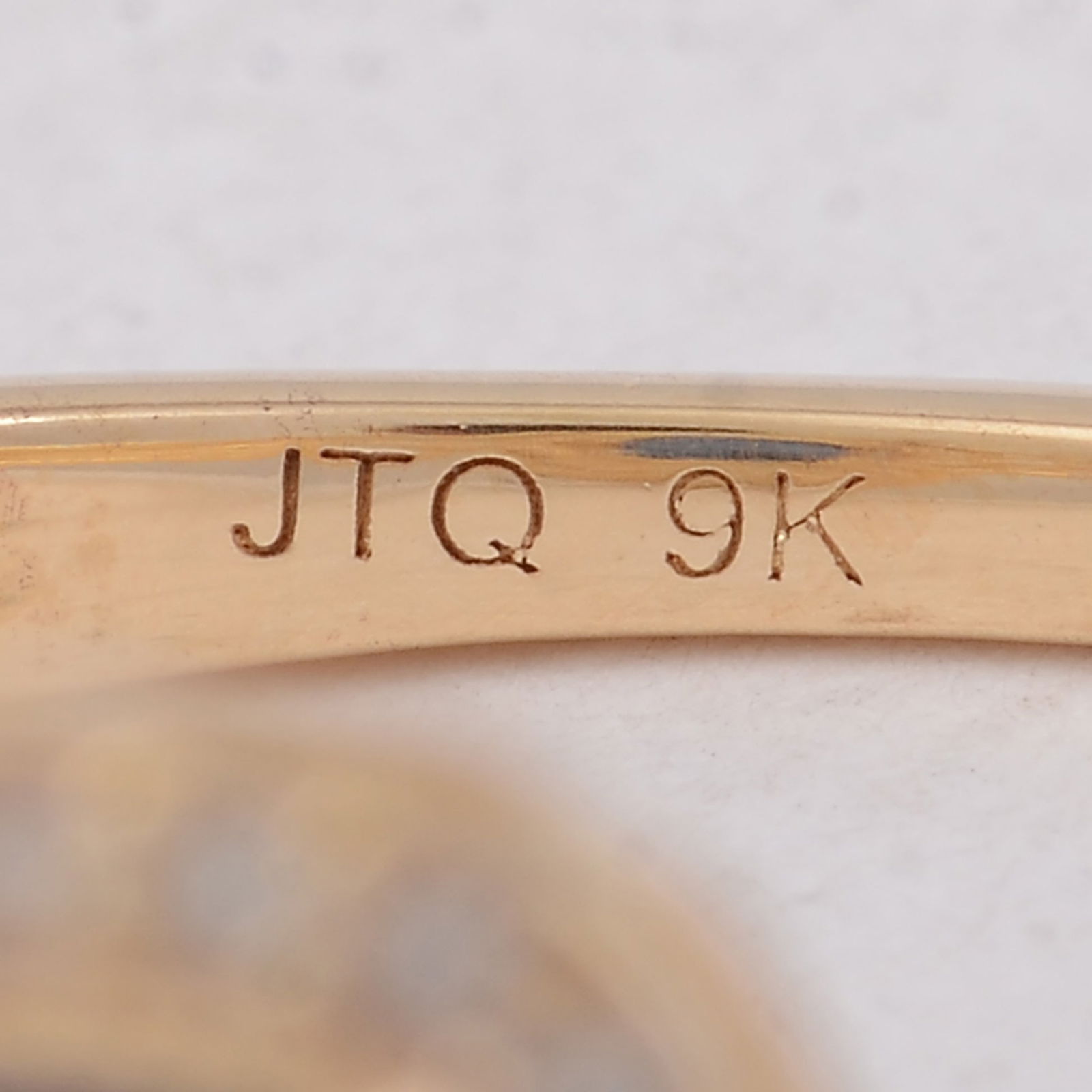 1.27 Ct Cushion Sapphire 9K Gold Ring - 5