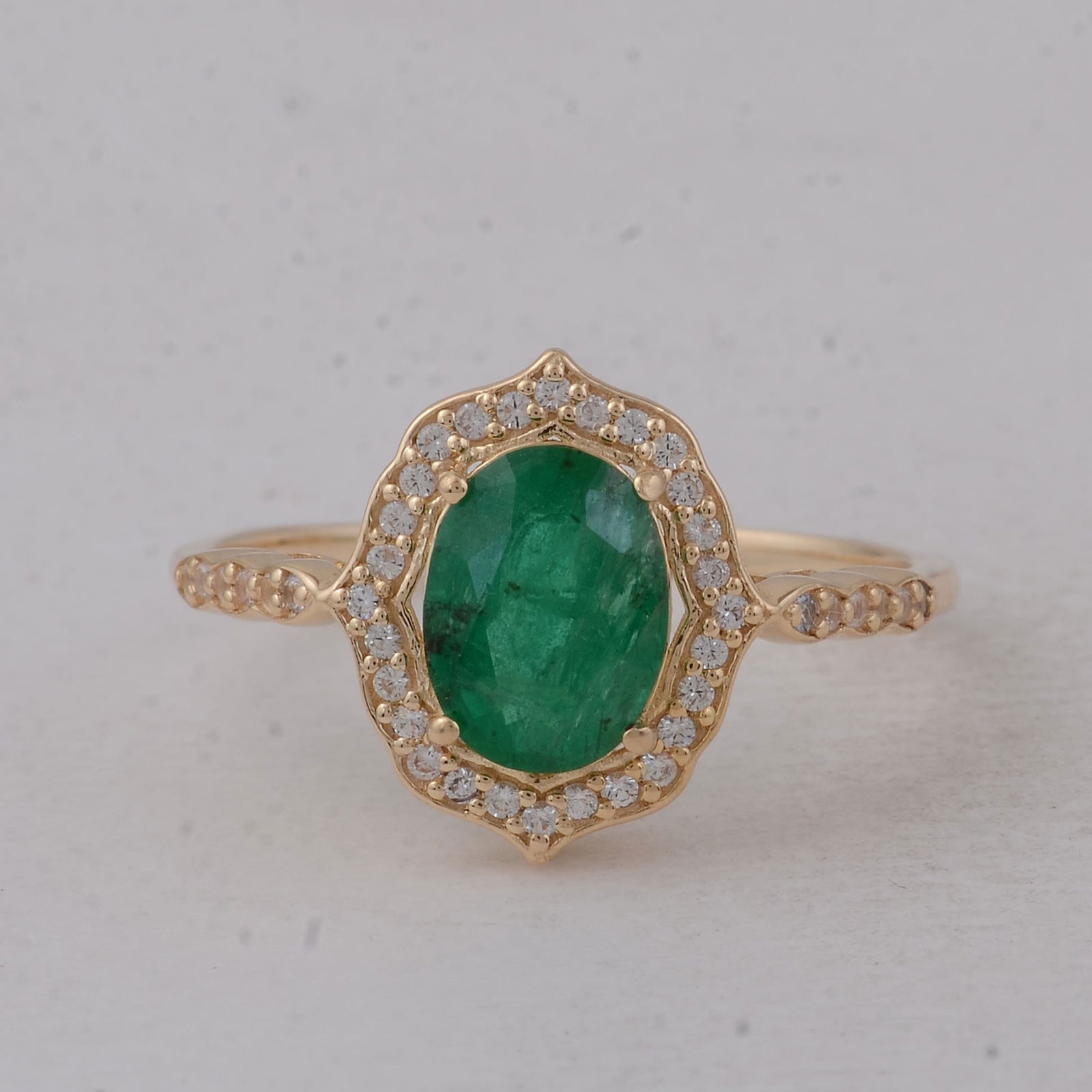 1.29 Ct Oval Emerald 9K Gold Ring (1 of 5)