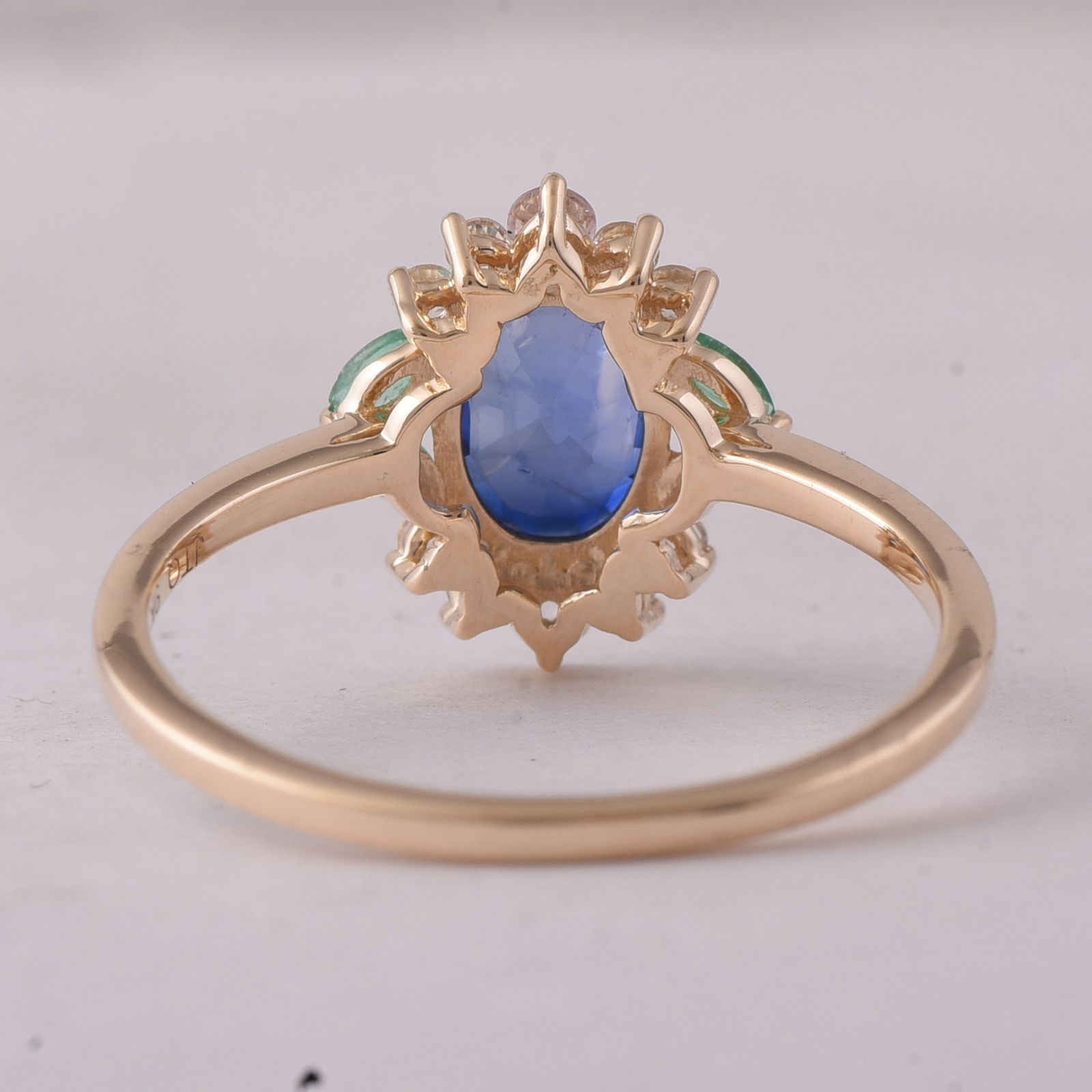 1.30 Ct Oval Sapphire 9K Gold Ring - 3