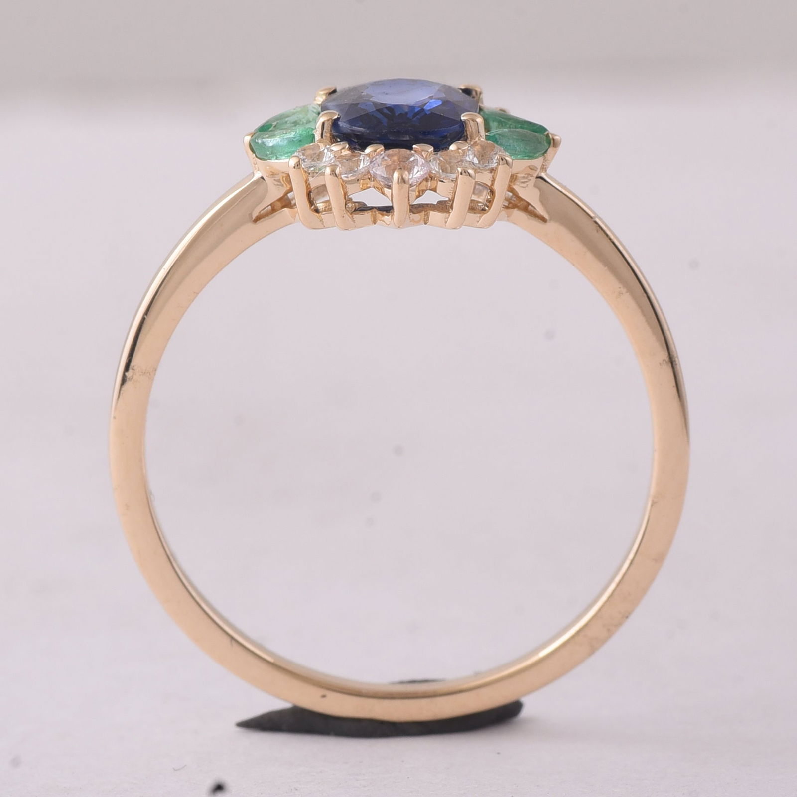 1.30 Ct Oval Sapphire 9K Gold Ring - 4