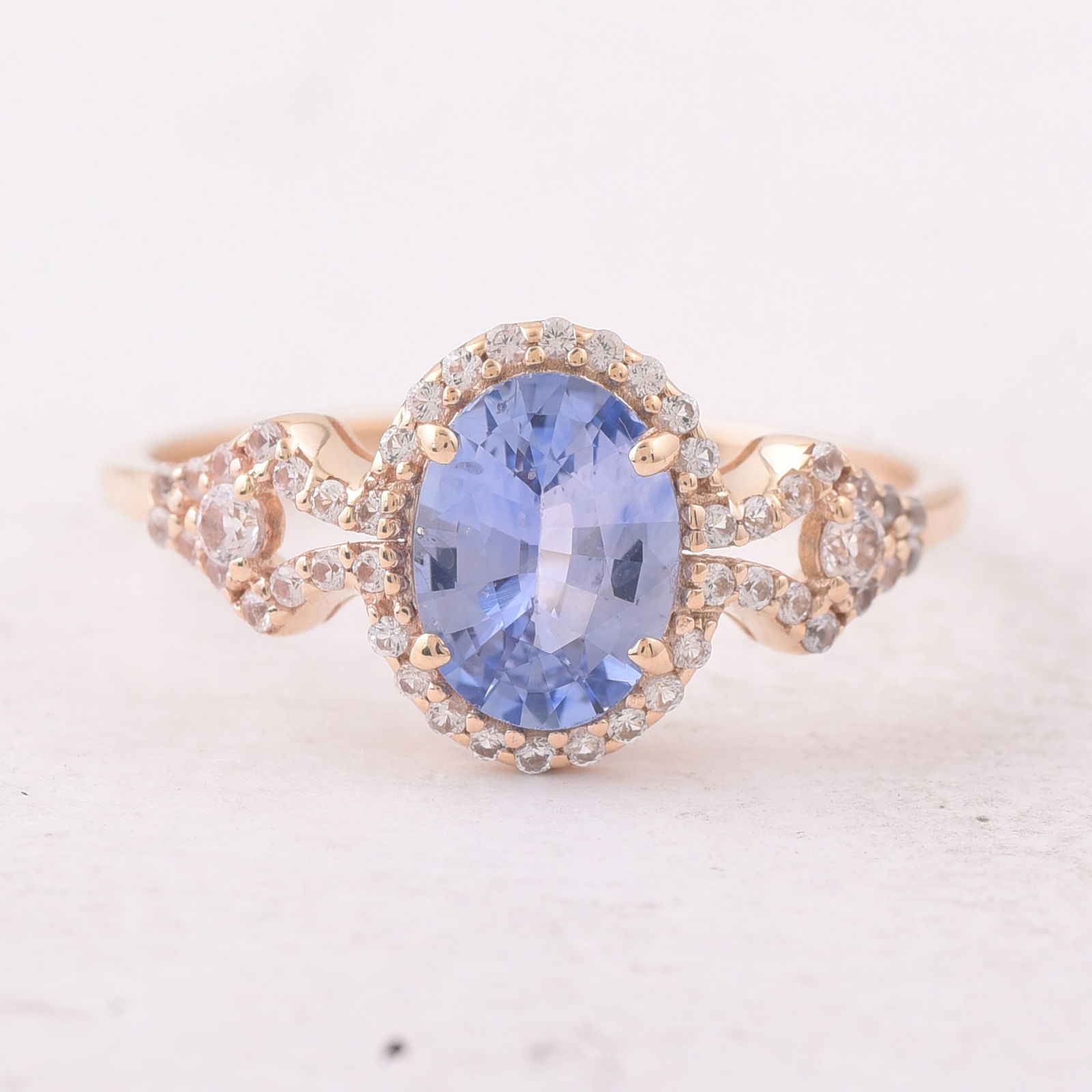 1.31 Ct Oval Sapphire 9K Gold Ring (1 of 5)