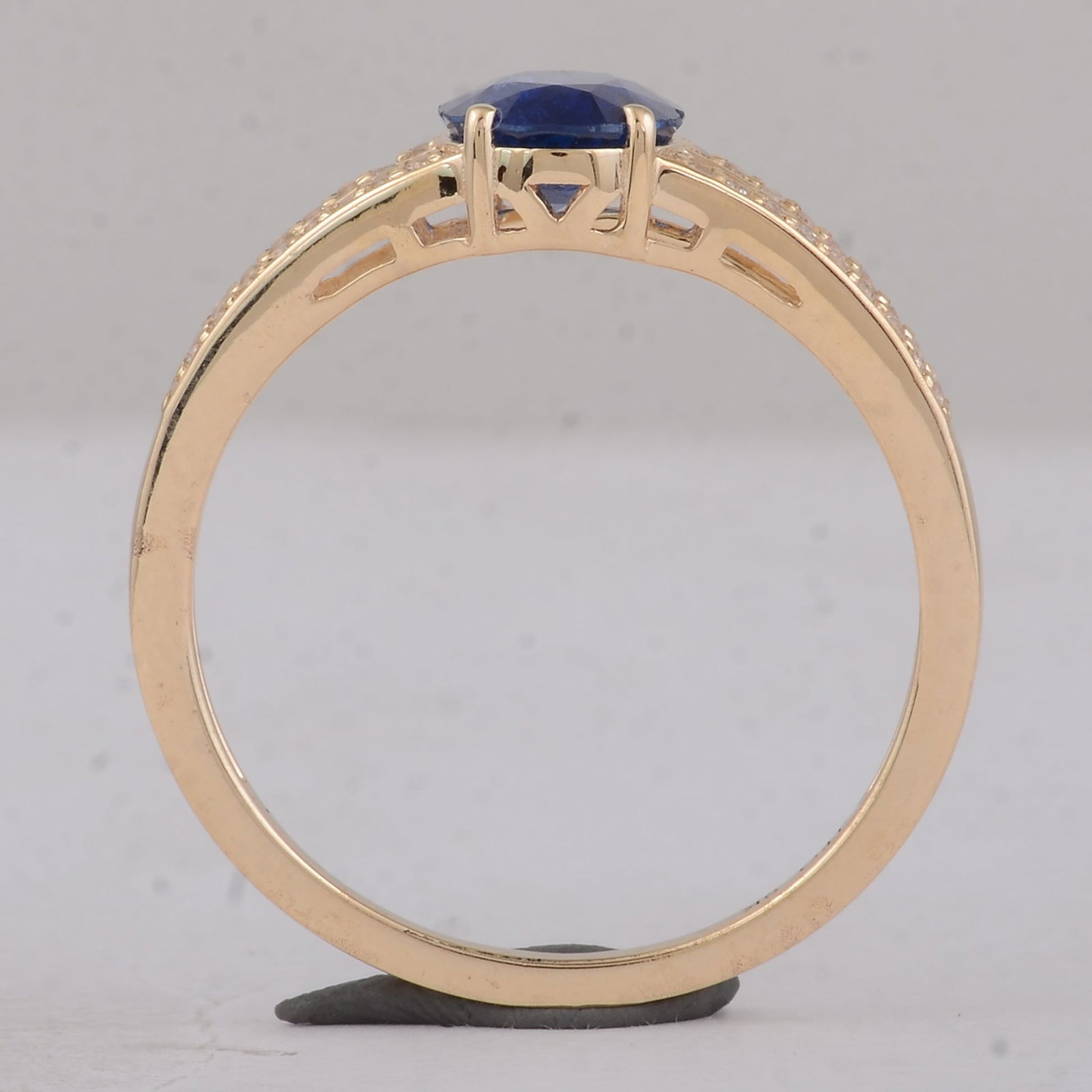 1.32 Ct Oval Sapphire 9K Gold Ring - 4