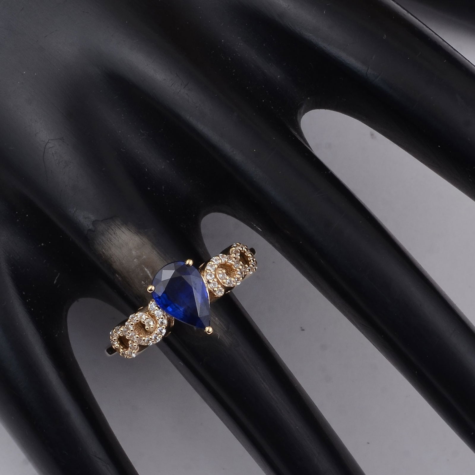 1.32 Ct Pear Sapphire 9K Gold Ring - 2