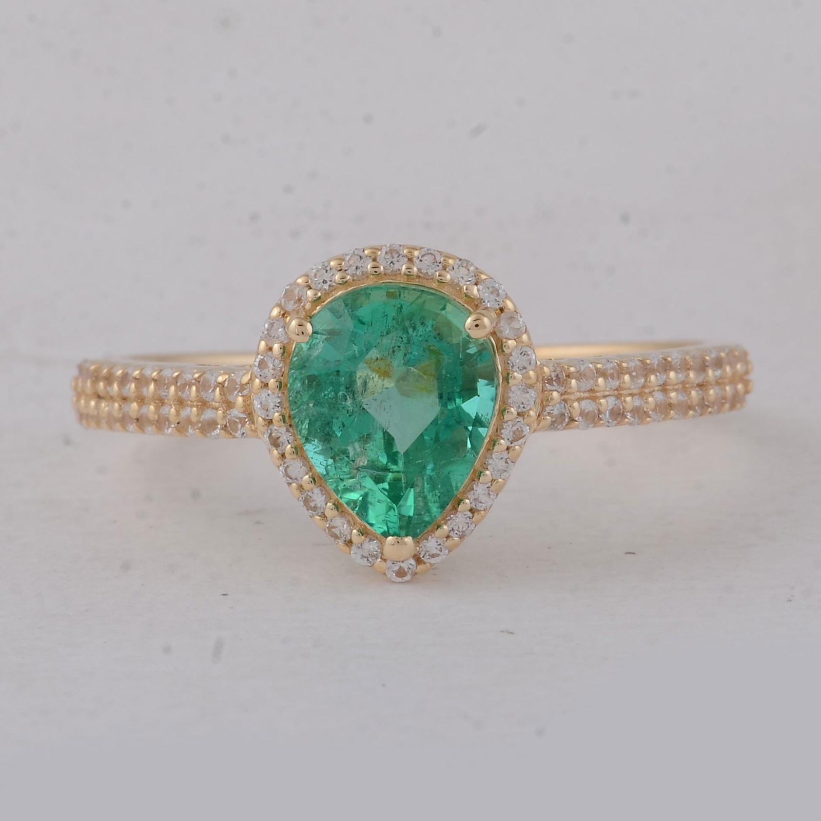 1.33 Ct Pear Emerald 9K Gold Ring (1 of 5)