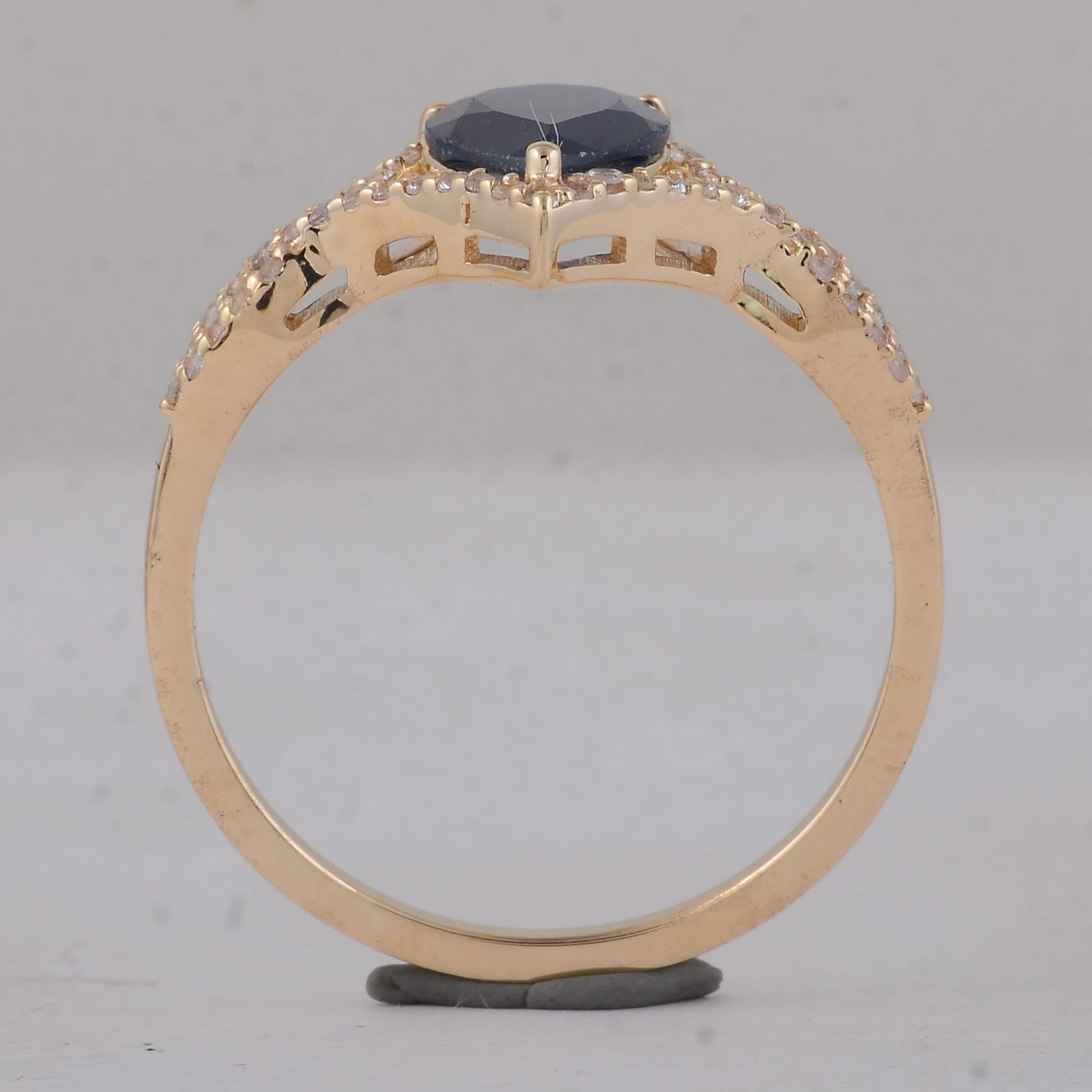 1.36 Ct Pear Sapphire 9K Gold Ring - 4