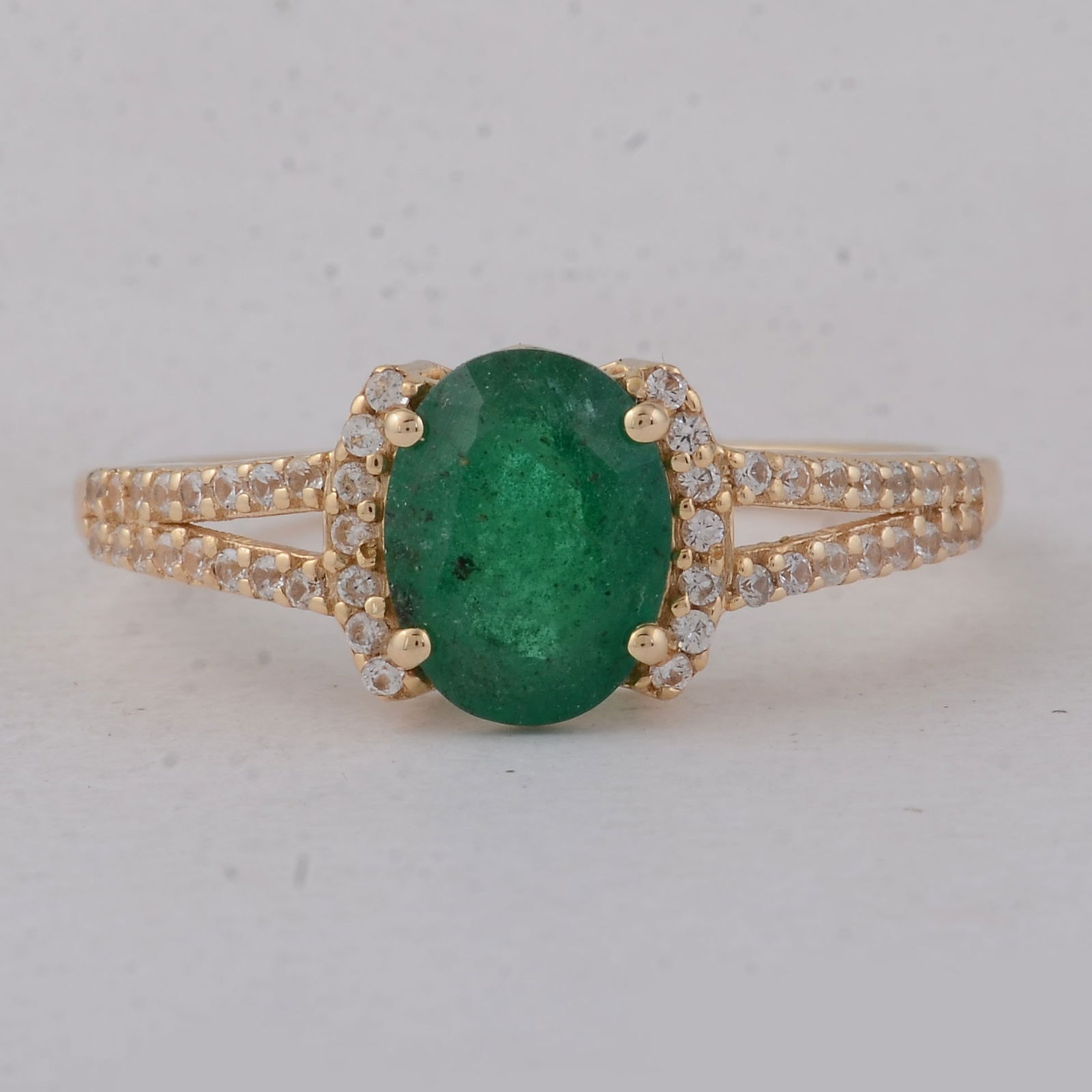 1.39 Ct Oval Emerald 9K Gold Ring (1 of 5)