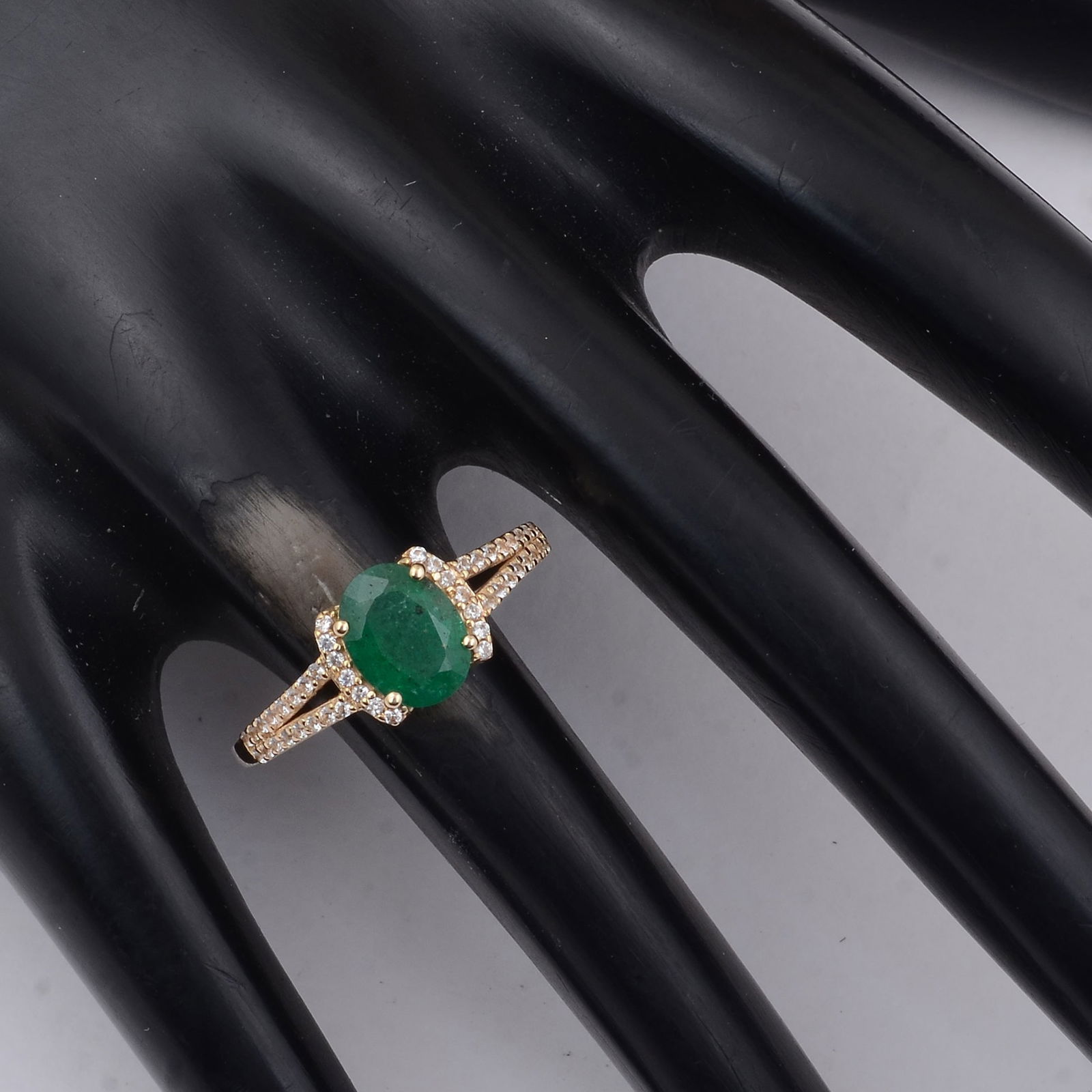 1.39 Ct Oval Emerald 9K Gold Ring - 2
