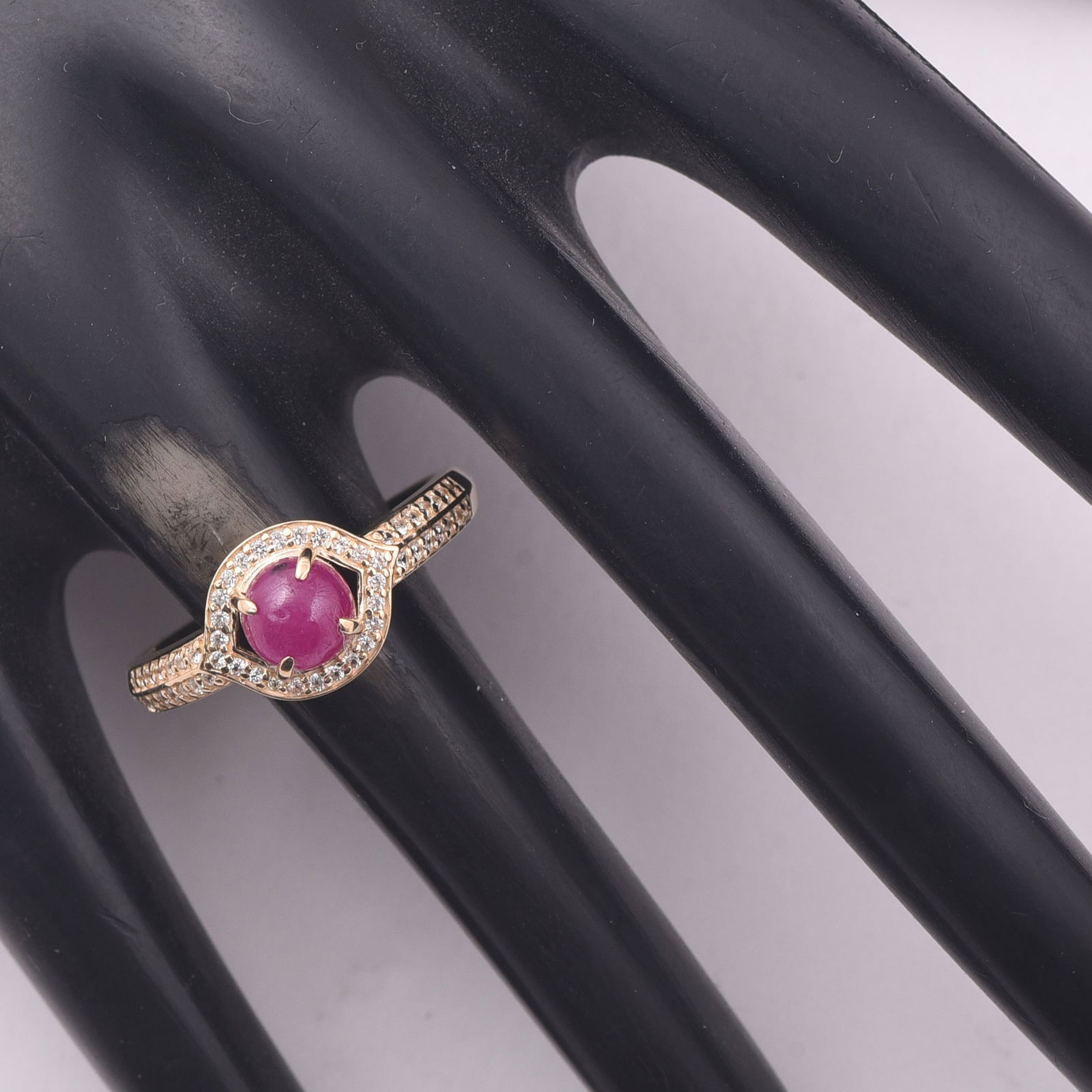 1.40 Ct Round Ruby 9K Gold Ring - 2