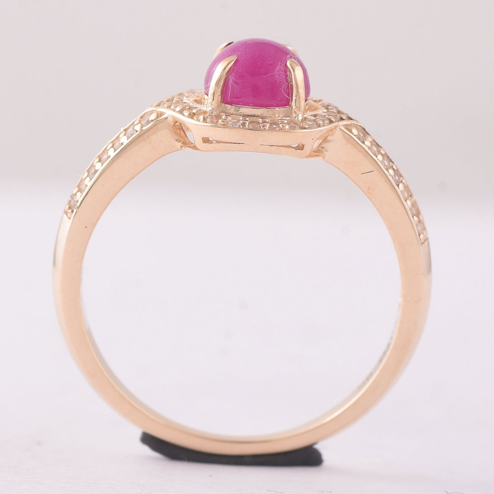 1.40 Ct Round Ruby 9K Gold Ring - 4