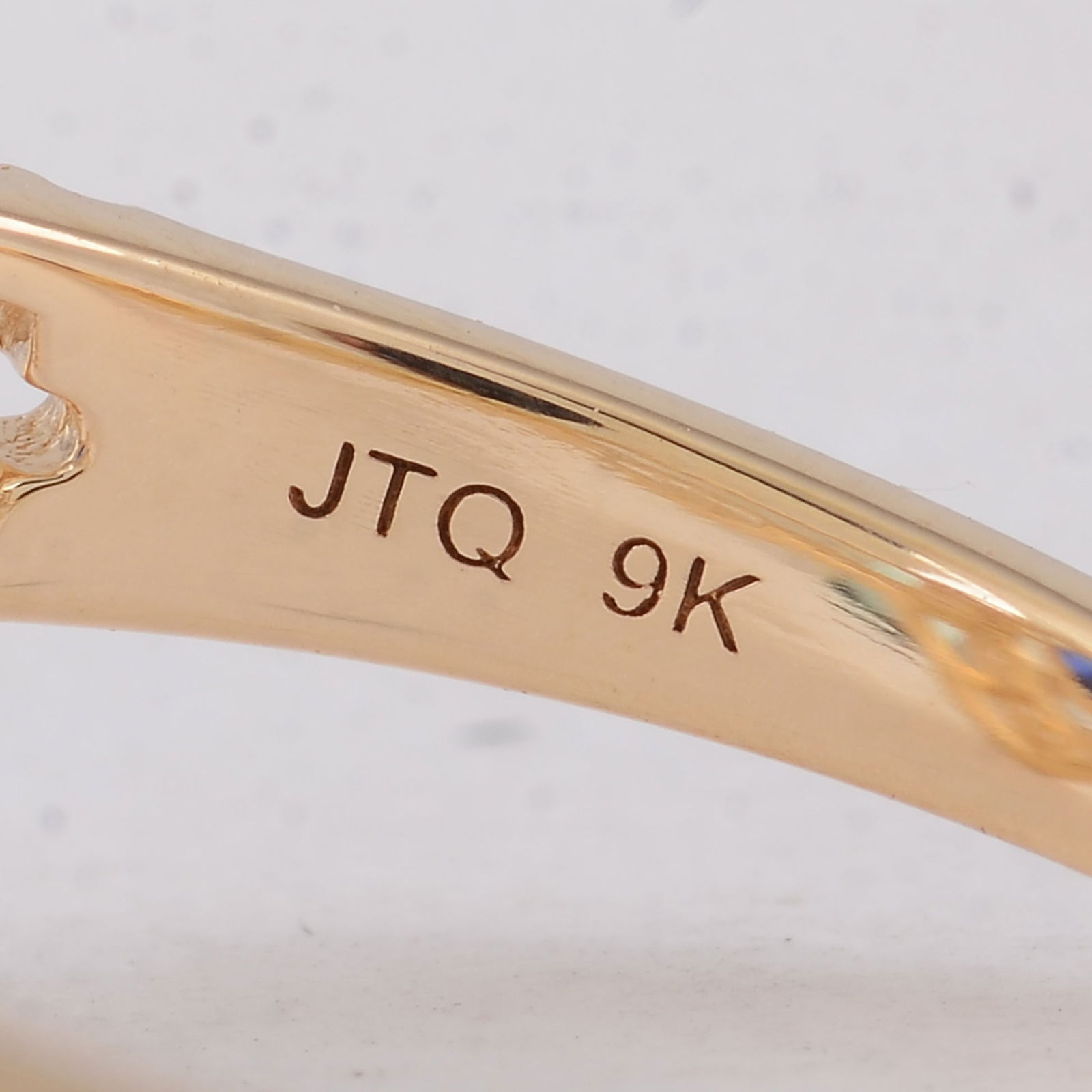 1.42 Ct Oval Sapphire 9K Gold Ring - 5