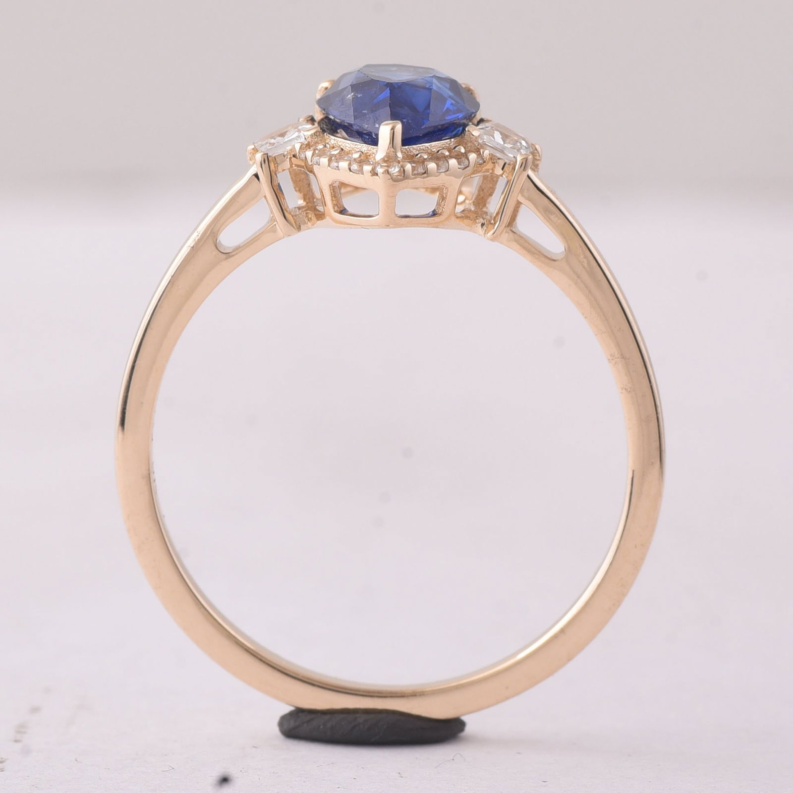 1.42 Ct Pear Sapphire 9K Gold Ring - 4