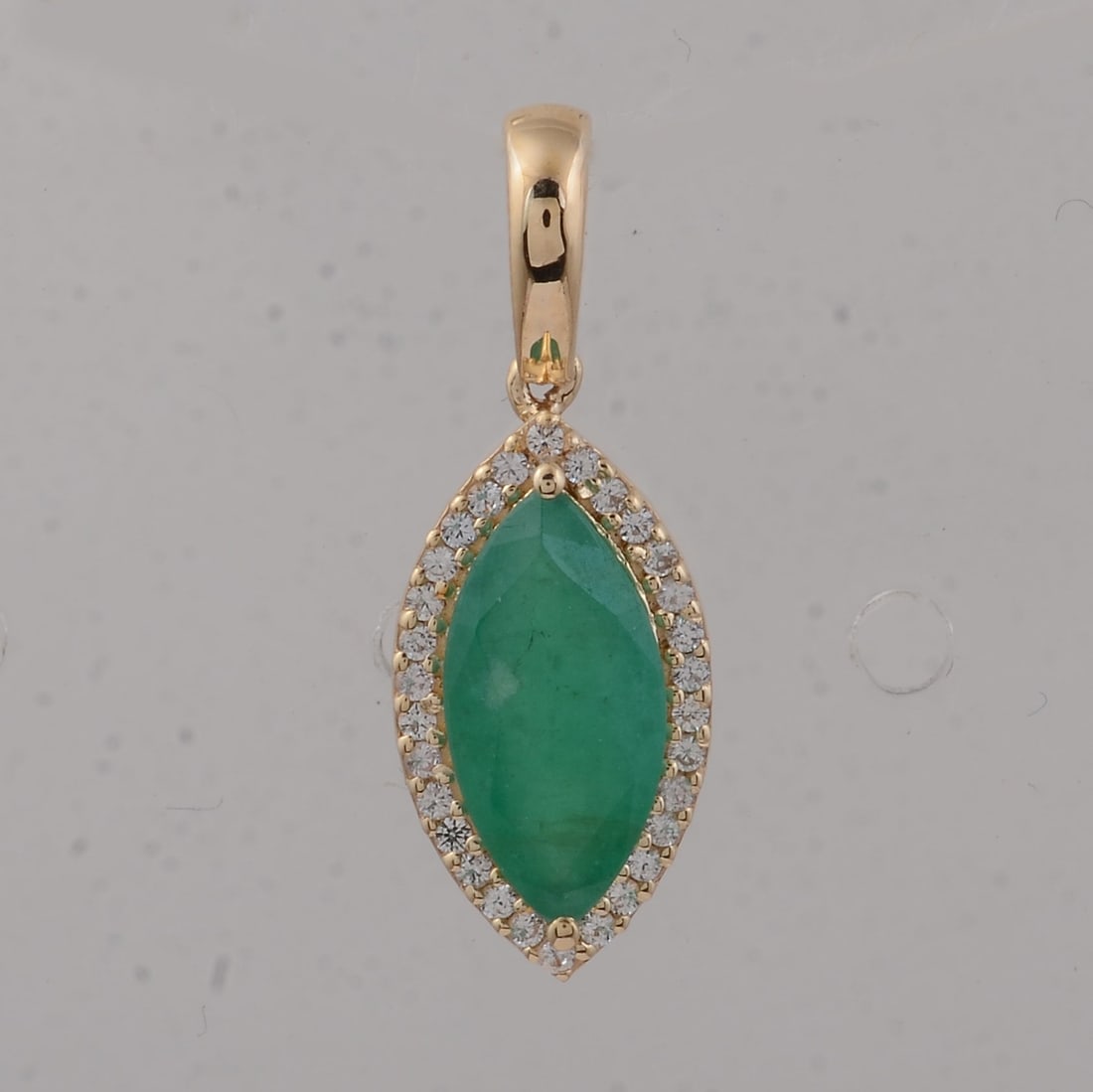 1.47 Ct Marquise Emerald 9K Gold Pendant (1 of 5)