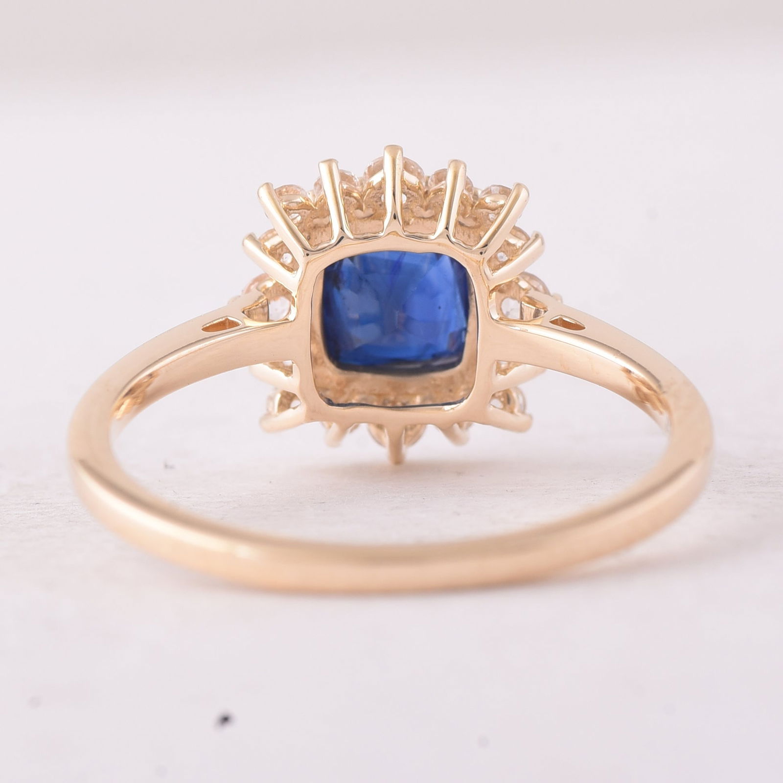 1.48 Ct Cushion Sapphire 9K Gold Ring - 4