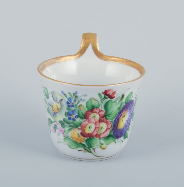 Bing & Grøndahl, a set of four antique coffee cups with high handles and saucers. Hand-painted - 3