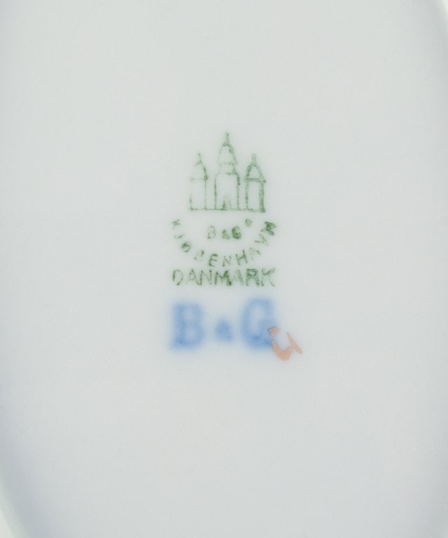 Bing & Grøndahl, two large oval platters hand-painted with polychrome flower motifs and gold - 6