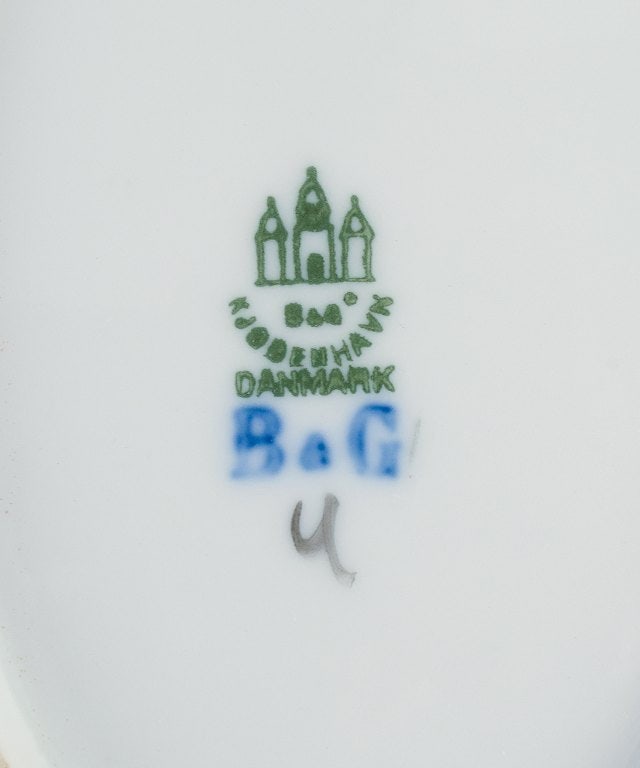 Bing & Grøndahl, two large oval platters hand-painted with polychrome flower motifs and gold - 7