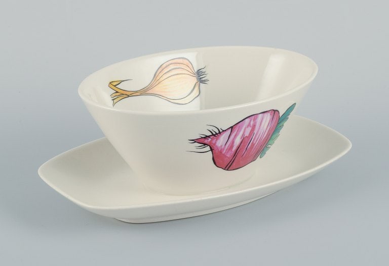 Villeroy & Boch, Luxembourg, three pieces of "Primabella", including a large bowl, a sauce boat, and - 3