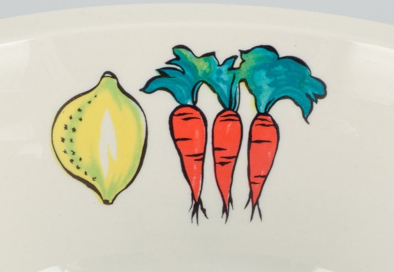 Villeroy & Boch, Luxembourg, three pieces of "Primabella", including a large bowl, a sauce boat, and - 8