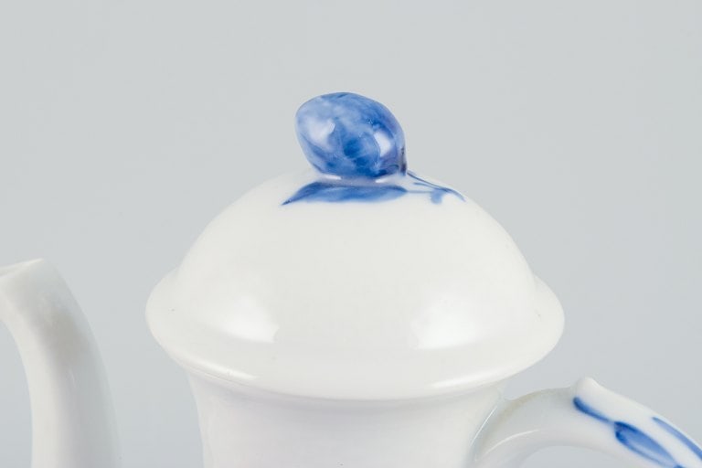 Royal Copenhagen Blue Flower Braided, coffee pot. - 5