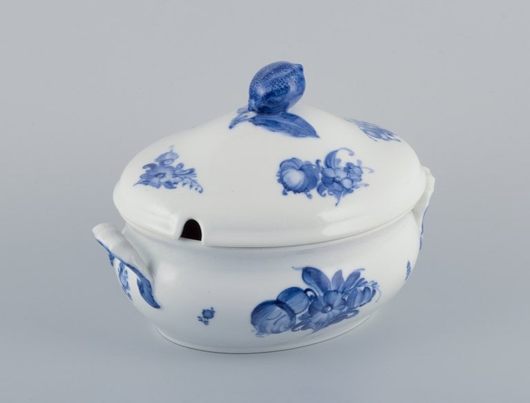 Royal Copenhagen Blue Flower Braided, large tureen. - 2