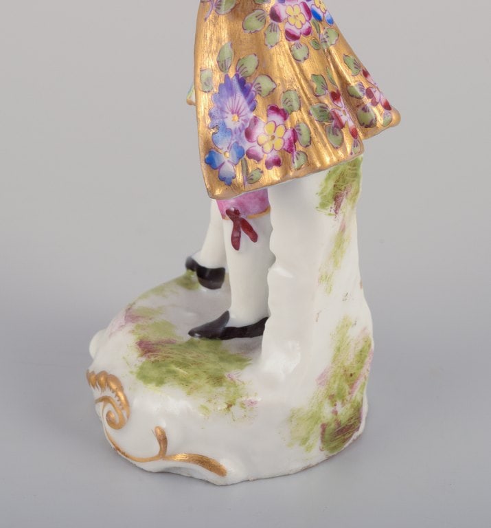 Meissen, Germany, porcelain figurine of a young man in elegant attire. Hand-painted in polychrome - 8