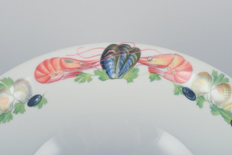 Pillivuyt, France. Large porcelain bowl with seafood motif. - 4
