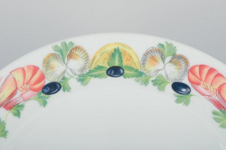 Pillivuyt, France, a set of six large dinner plates in porcelain with seafood motif. - 3