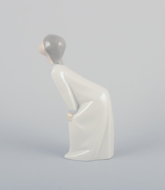 Two Lladro porcelain figurines of young women. Handcrafted. - 5