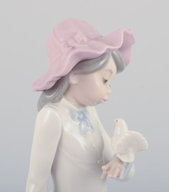 Three Nao porcelain figurines. Boys and girls with pets. - 3