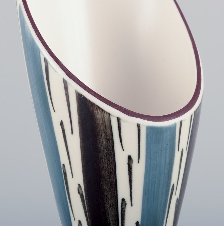 Stig Lindberg for Gustavsberg, Sweden. Anniversary vase in ceramic with blue and black glaze. - 6