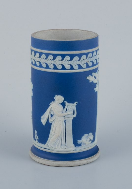 Adams, England, cylindrical vase and creamer in biscuit porcelain. Classic scenes. - 4