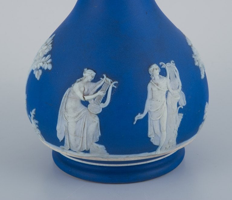 Adams, England, vase in biscuit porcelain. Classic scenes. - 4