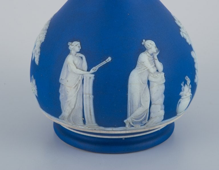 Adams, England, vase in biscuit porcelain. Classic scenes. - 5