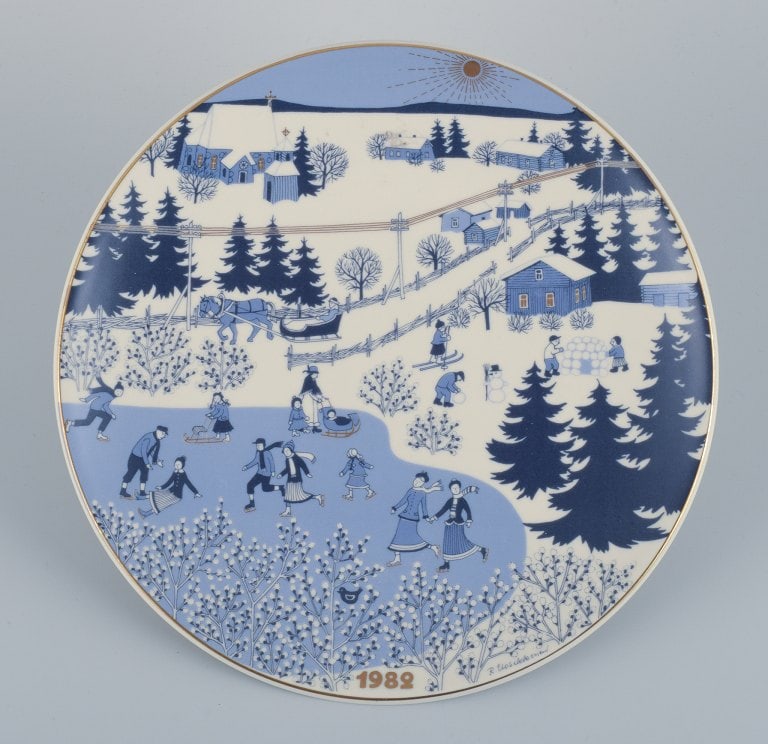 Raija Uosikkinen for Arabia, Finland, a set of six porcelain Christmas plates. Finnish Christmas - 6