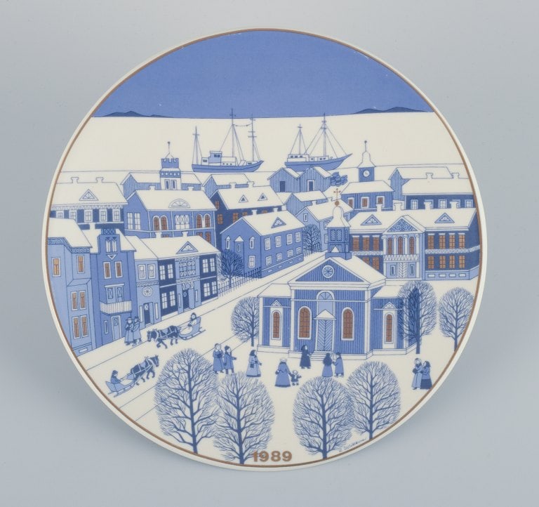 Raija Uosikkinen for Arabia, Finland, a set of six porcelain Christmas plates. Finnish Christmas - 2