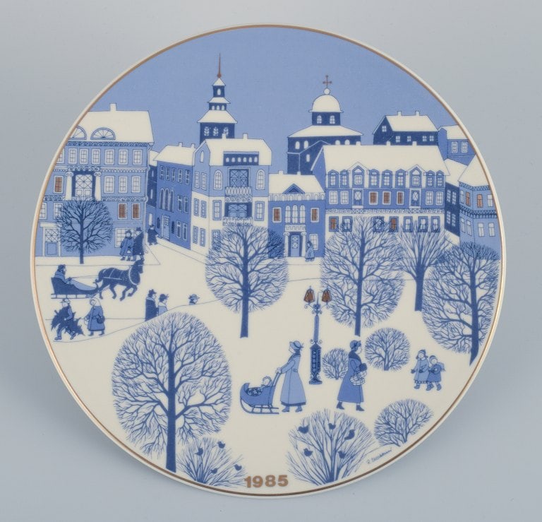 Raija Uosikkinen for Arabia, Finland, a set of six porcelain Christmas plates. Finnish Christmas - 6