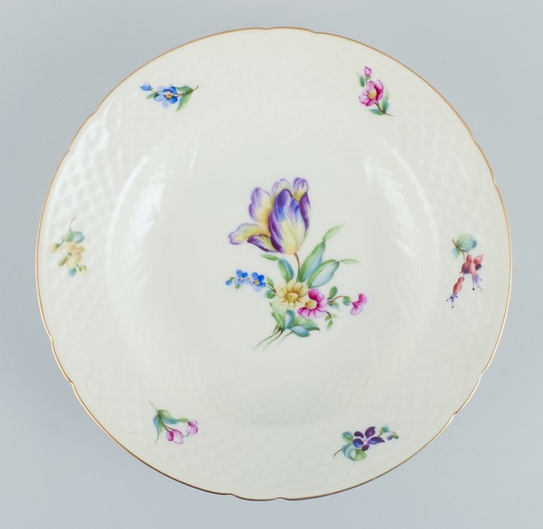Bing & Grøndahl, Saxon Flower, a set of four deep plates hand-decorated with polychrome flowers - 3