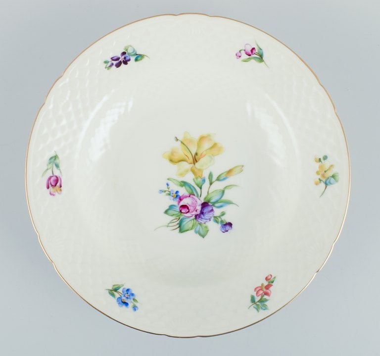 Bing & Grøndahl, Saxon Flower, a set of four deep plates hand-decorated with polychrome flowers - 4