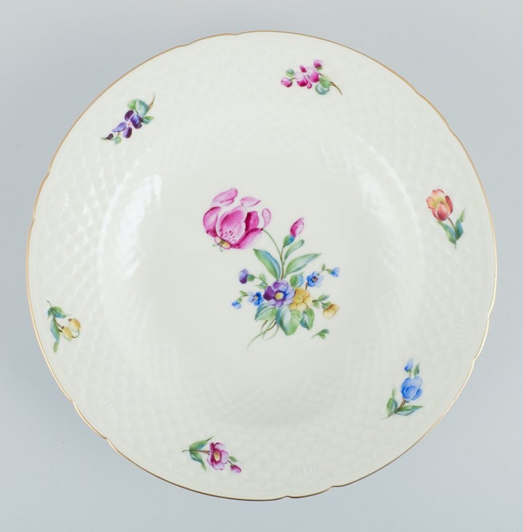 Bing & Grøndahl, Saxon Flower, a set of six deep plates hand-decorated with polychrome flowers - 2