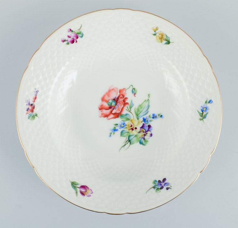Bing & Grøndahl, Saxon Flower, a set of six deep plates hand-decorated with polychrome flowers - 7