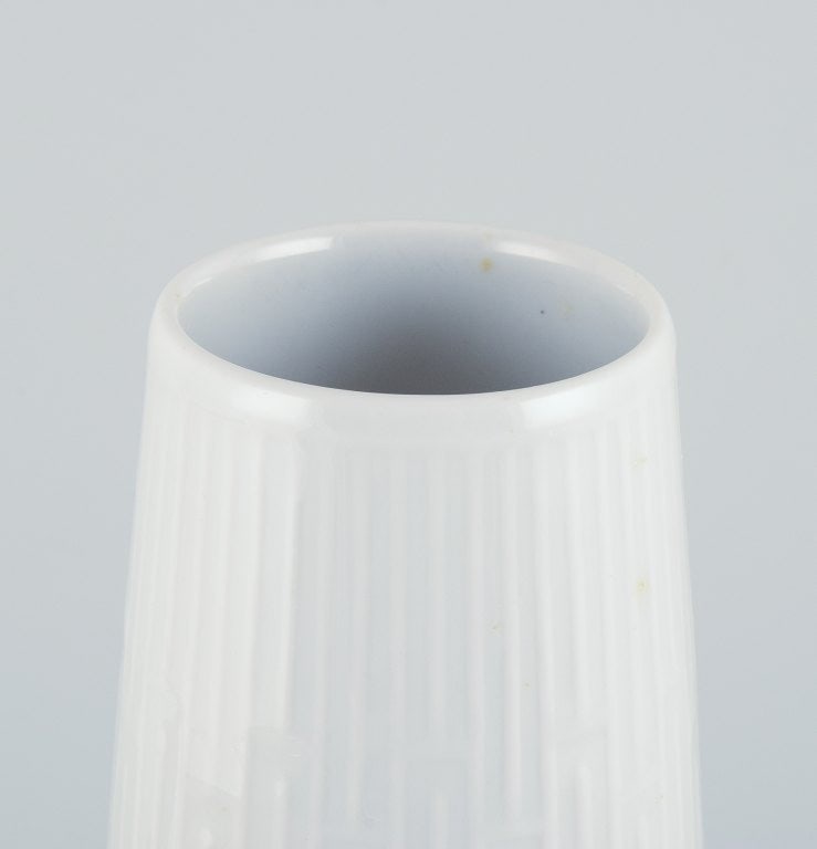 Hans Merz for Meissen, large porcelain vase in a modern design with geometric pattern and white - 3