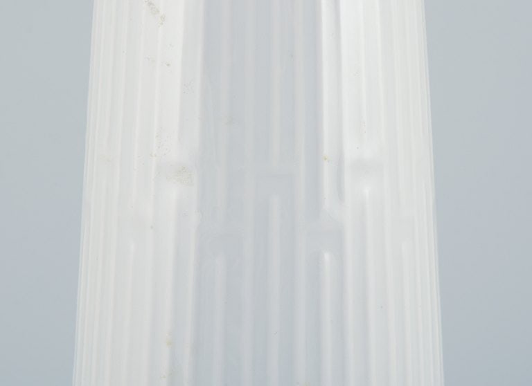 Hans Merz for Meissen, large porcelain vase in a modern design with geometric pattern and white - 4