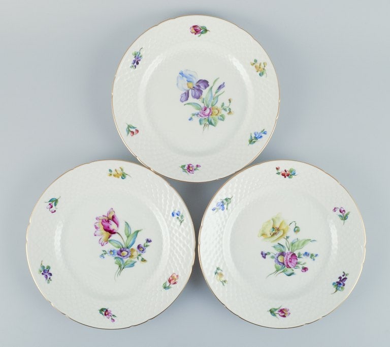 Bing & Grøndahl, Saxon Flower, a set of twelve lunch plates. - 3