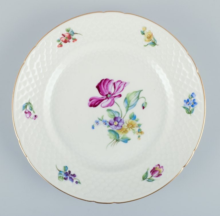Bing & Grøndahl, Saxon Flower, a set of five lunch plates. - 4