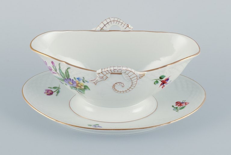 Bing & Grøndahl, Saxon Flower, a hand-painted sauce boat with handles shaped like seahorses. - 2
