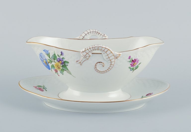 Bing & Grøndahl, Saxon Flower, a hand-painted sauce boat with handles shaped like seahorses. - 5