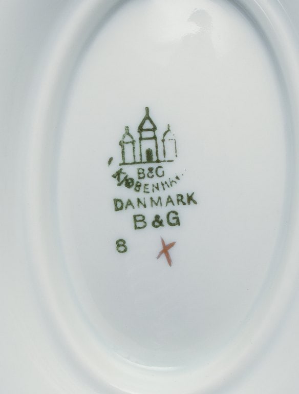 Bing & Grøndahl, Saxon Flower, a hand-painted sauce boat with handles shaped like seahorses. - 7